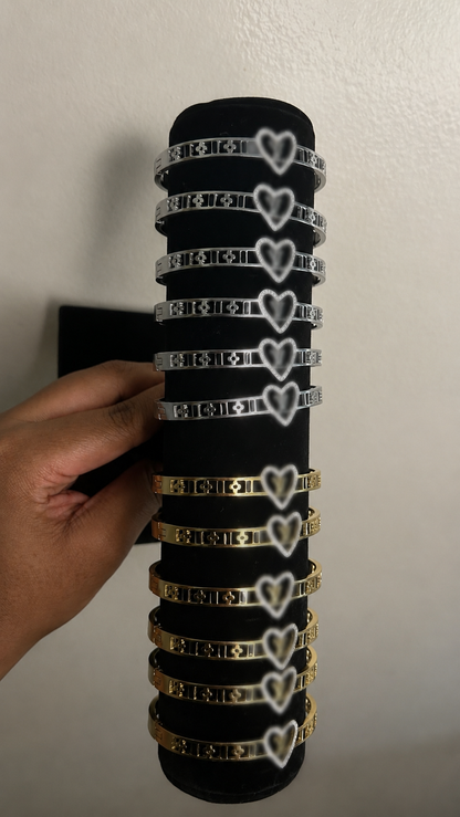 Prive Heart Cuff