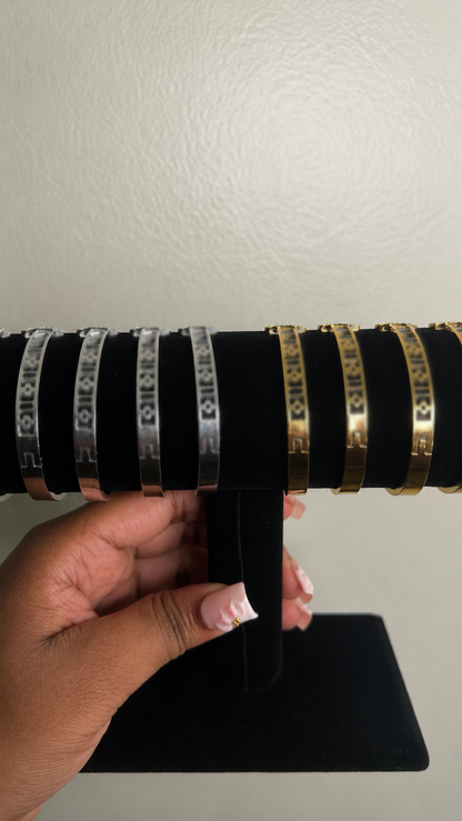 Prive Heart Cuff